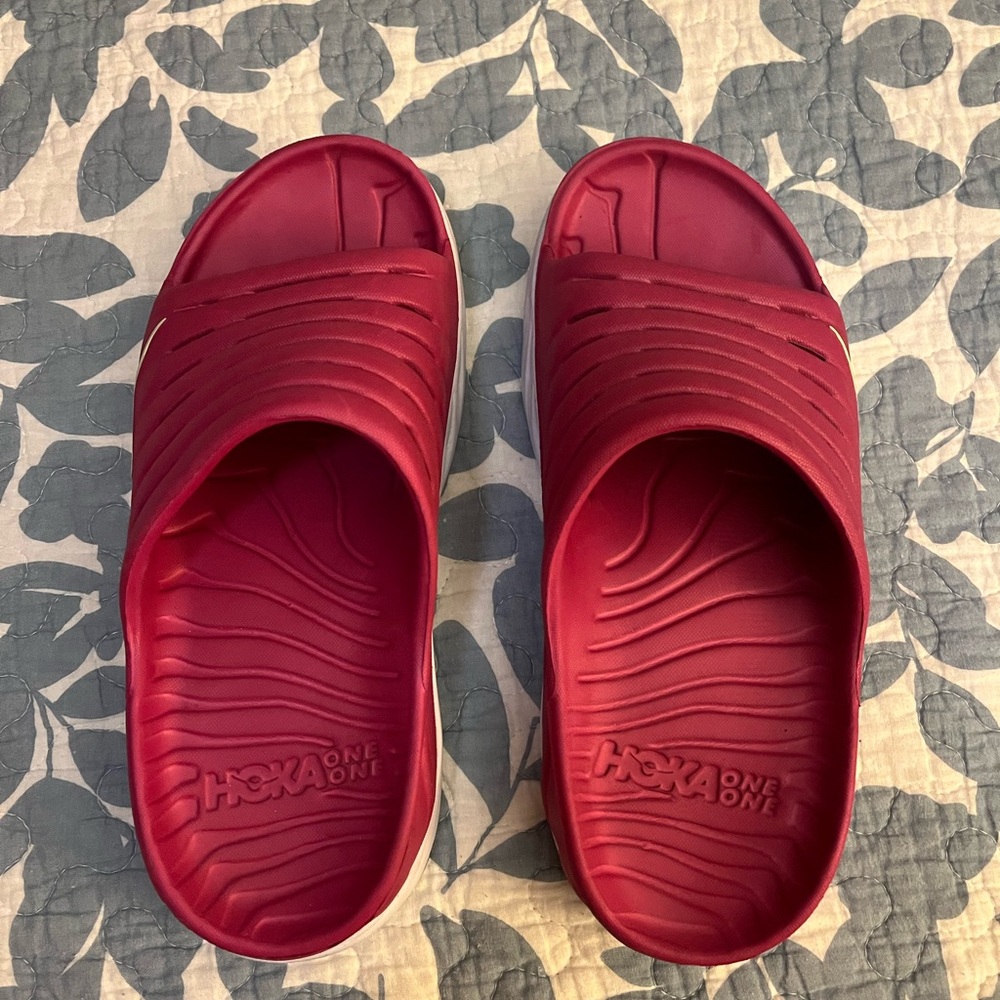 Woman’s size 9 pink HOKA Ones slides